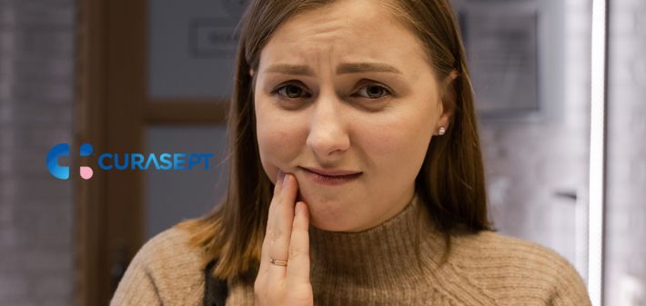 Bol u desnima – uzroci i simptomi